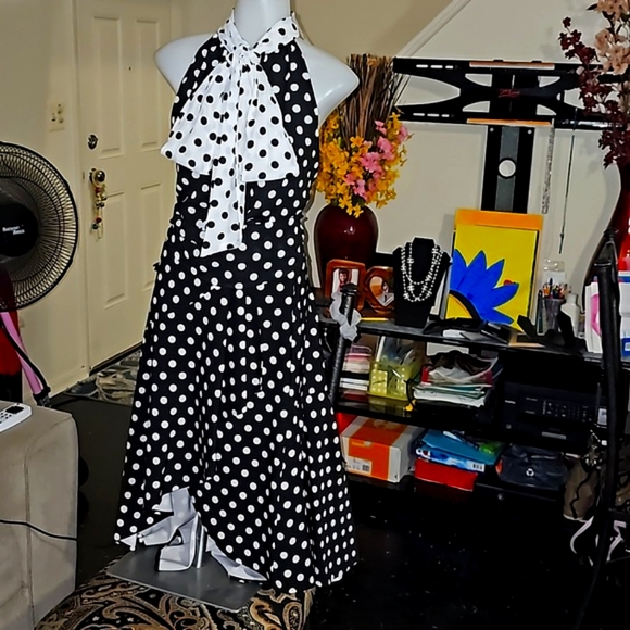 Blouse and skirt. - Picture 6 of 6
